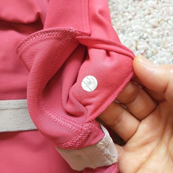 LULULEMON Athletic Deep V Tank 8 Red Mesh Pocket Faux Wrap Yoga - Picture 9 of 9